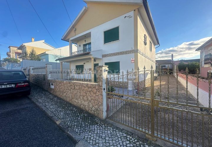 Villa a Alenquer, Lisbon, Alenquer - € 510.000 | Ref: 265250129 - foto 1