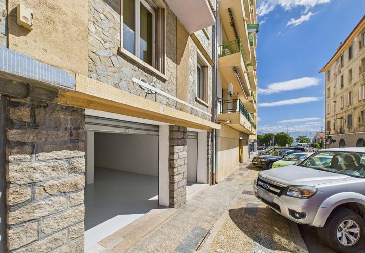 Erhvervsejendom i Ajaccio, Corse-du-Sud, Ajaccio - € 680.000 | Ref: VP1059-MAXIMMO - foto 1