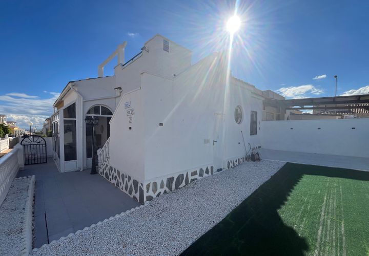 Bungalow i Punta Prima, Alicante, Punta Prima - € 209.999 | Ref: 200-4458 - foto 1