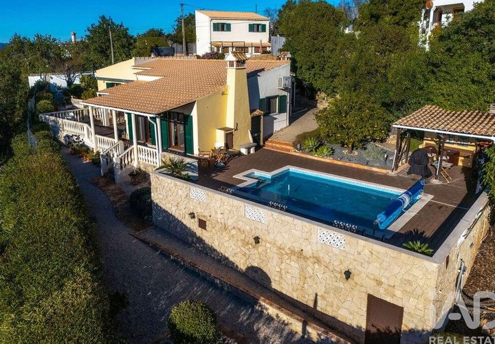 Byhus i Loule, Faro, Loule - € 1.060.000 | Ref: 757063 - foto 1