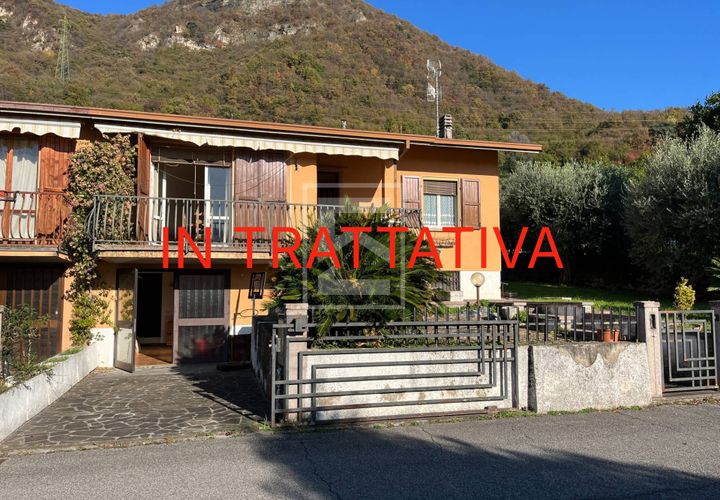 Villa a Salo, Brescia, Salo - € 399.000 | Ref: 33091003-162 - foto 1