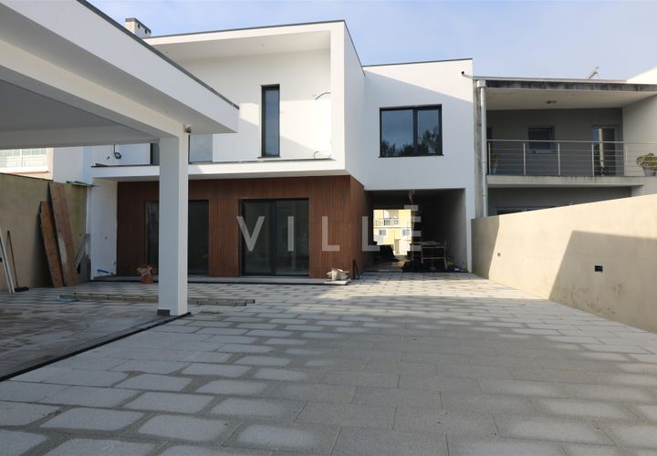 Villa i Ilhavo, Aveiro, Ilhavo - € 475.000 | Ref: AV2709 - foto 1