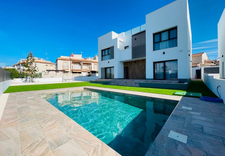 Villa i Torrevieja, Alicante, Torrevieja - € 1.200.000 | Ref: NB-32065 - foto 1