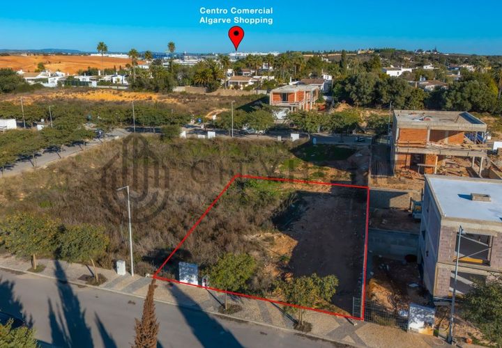 Helårsgrund i Guia, Faro, Guia - € 220.000 | Ref: City-25-47A - foto 1
