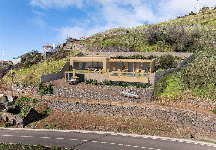 Villa i Calheta, Madeira, Calheta - € 1.500.000 | Ref: LH-750-2025 - foto 1