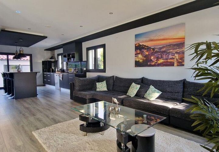 Byhus i Almada, Setubal, Almada - € 700.000 | Ref: 759464 - foto 1