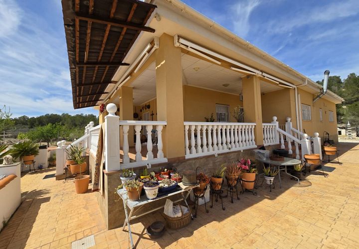 Villa a Sax, Alicante, Sax - € 499.999 | Ref: IVE13841 - foto 1