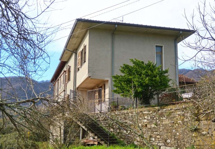 Villa a Tresana, Massa and Carrara, Tresana - € 130.000 | Ref: 632B-768847 - foto 1