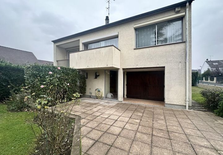 Villa i Chelles, Seine-et-Marne, Chelles - € 428.000 | Ref: 3011442199 - foto 1