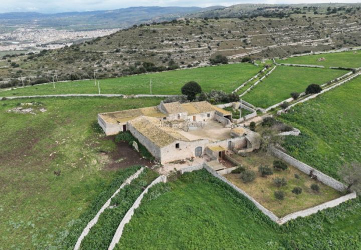 Landejendom i Comiso, Ragusa, Comiso - € 490.000 | Ref: Z 60 - foto 1