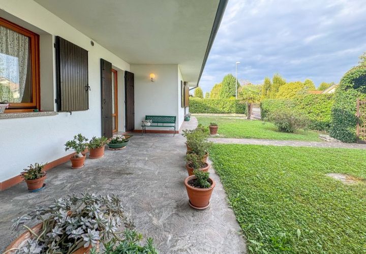 Villa i Stra, Venice, Stra - € 330.000 | Ref: B349 - foto 1