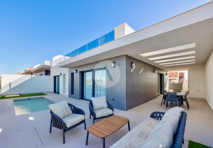 Villa a Torrevieja, Alicante, Torrevieja - € 600.000 | Ref: N-419/07 - foto 1