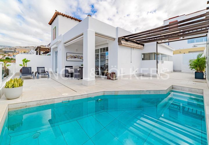 Villa a San Eugenio, Tenerife, San Eugenio - € 870.000 | Ref: W-047E99 - foto 1