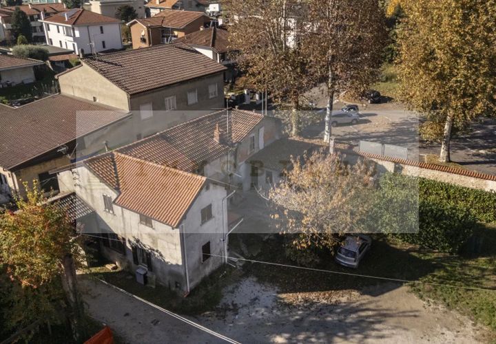 Villa a Giussano, Monza and Brianza, Giussano - € 109.000 | Ref: Ser109 - foto 1