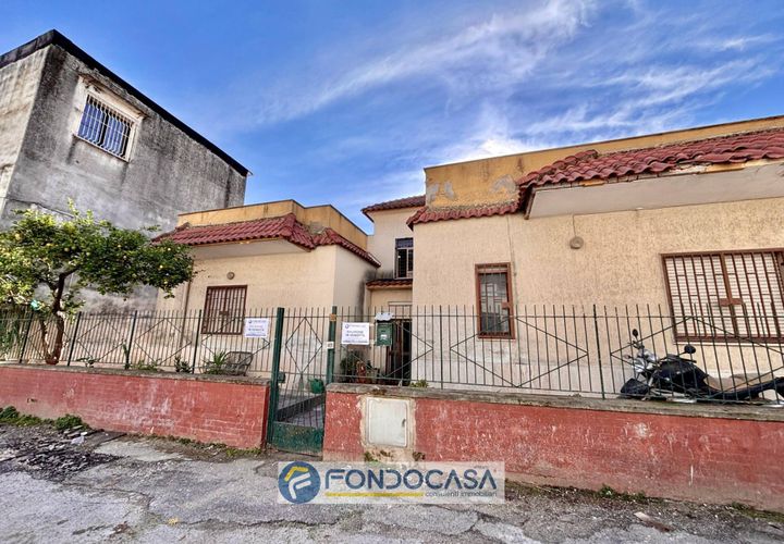 Villa a Aversa, Caserta, Aversa - € 500.000 | Ref: Aversa - via di Jasi - foto 1