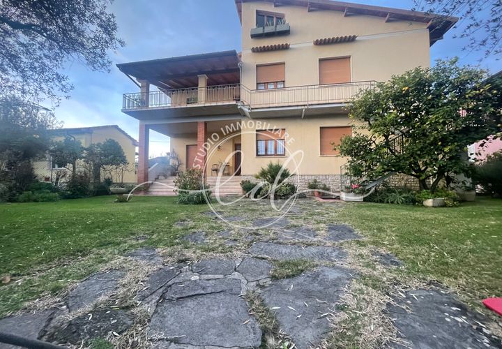 Villa a Seravezza, Lucca, Seravezza - € 600.000 | Ref: 2650 - foto 1