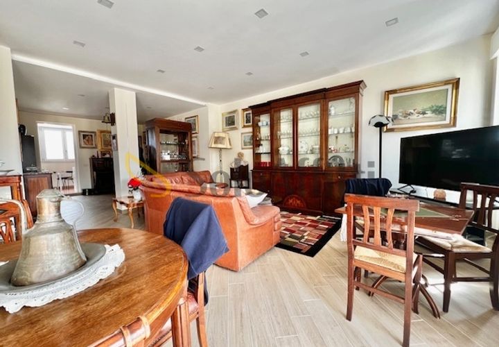 Apartament a Bari, Bari, Bari - € 950/mes | Ref: AA2536 - foto 1
