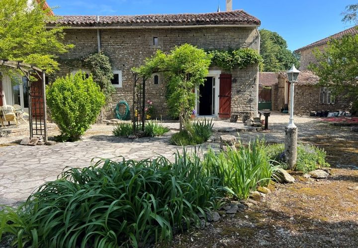 Villa em Villefagnan, Charente, Villefagnan - € 143.600 | Ref: r7289 - foto 1