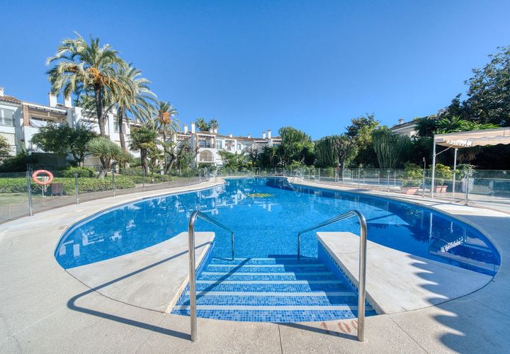 Leilighet i Estepona, Malaga, Estepona - € 420 000 | Ref: R5251396 - foto 1