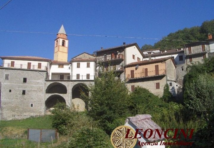 Landejendom i Bagnone, Massa and Carrara, Bagnone - € 25.000 | Ref: A370 - foto 1