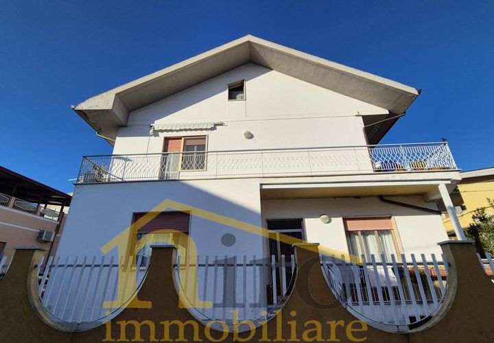 Villa a Pescara, Pescara, Pescara - € 360.000 | Ref: 783 - foto 1
