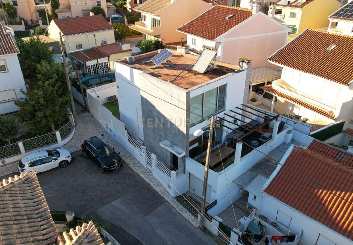 Villa i Carcavelos, Lisbon, Carcavelos - € 875.000 | Ref: C0444-00778 - foto 1