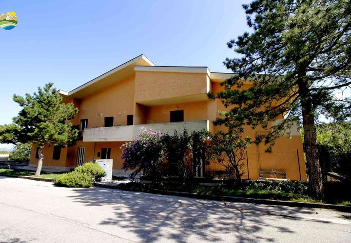 Villa a Castelli, Teramo, Castelli - € 74.000 | Ref: EL1115-609495 - foto 1
