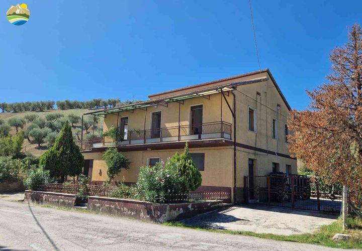 Villa a Bisenti, Teramo, Bisenti - € 135.000 | Ref: EL1121-729861 - foto 1