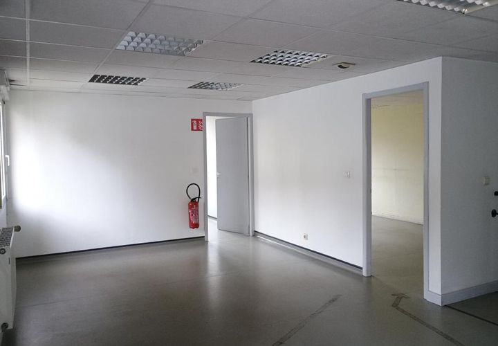 L'establiment comercial a Gex, Ain, Gex - € 11.244/mes | Ref: L2602000100010001 - foto 1