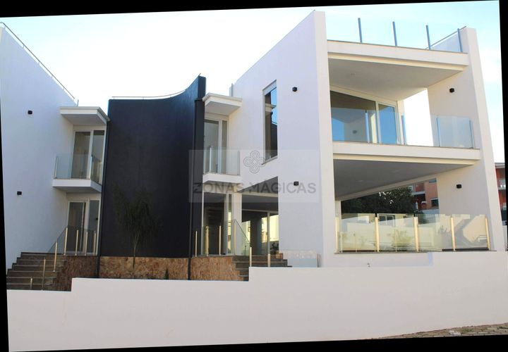 Villa en Lagos, Faro, Lagos - € 1.750.000 | Ref: M0220 - photo 1