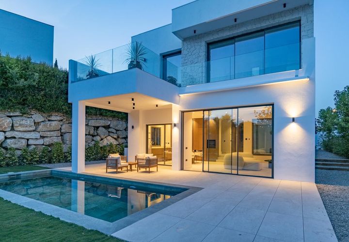 Haus in Estepona, Malaga, Estepona - € 1.695.000 | Ref: CC57168998 - Foto 1