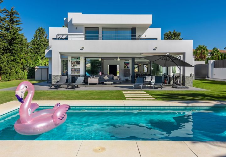 Villa in Estepona, Malaga, Estepona - € 1.995.000 | Ref: CC47828363 - foto 1