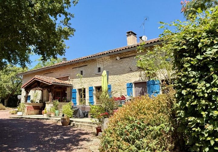 Villa a Le Bouchage, Charente, Le Bouchage - € 299.950 | Ref: 12039375922 - foto 1