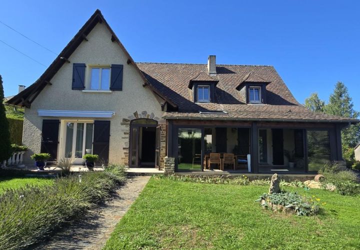 Villa i Rignac, Aveyron, Rignac - € 325.000 | Ref: 2153707D80DF4CBE - foto 1