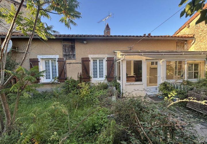 Villa a Saint-Gourson, Charente, Saint-Gourson - € 51.000 | Ref: E5B30CBA62AC42CA - foto 1