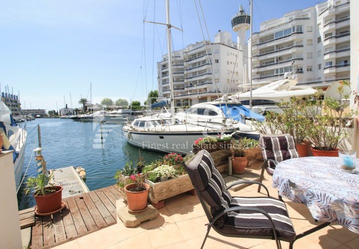 Lejlighed i Empuriabrava, Gerona, Empuriabrava - € 425.000 | Ref: V08 - foto 1