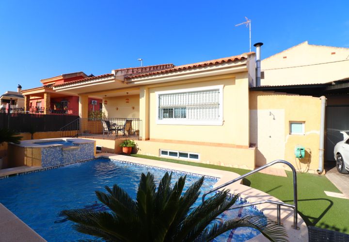 Villa a Almoradi, Alicante, Almoradi - € 299.950 | Ref: 200-4492 - foto 1
