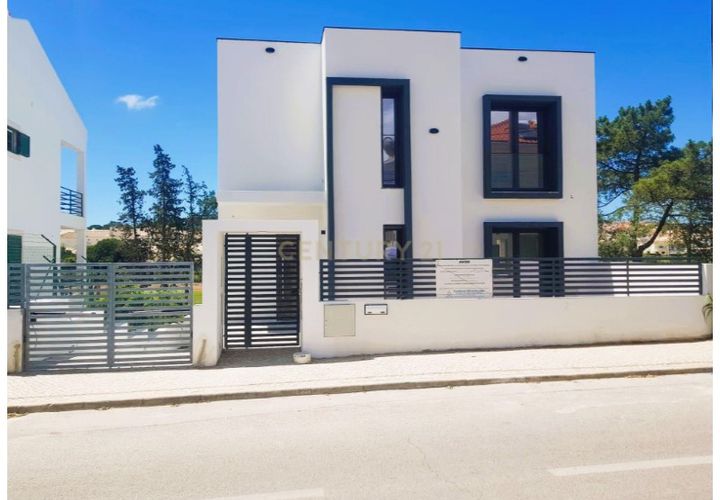 Villa i Almada, Setubal, Almada - € 675.000 | Ref: C0493-00024 - foto 1