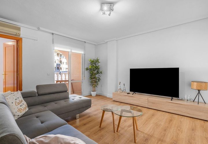 Apartament a Torrevieja, Alicante, Torrevieja - € 174.000 | Ref: AM-02136/8919 - foto 1