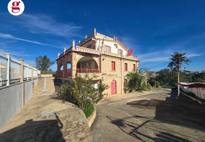 Villa i Vasto, Chieti, Vasto - € 340.000 | Ref: IM202570 - foto 1