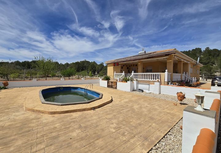 Villa i Sax, Alicante, Sax - € 499.995 | Ref: 5033 IVE13841 - foto 1
