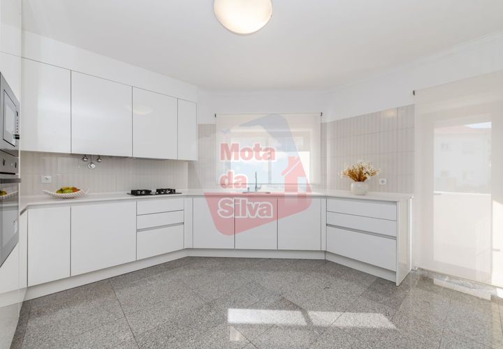 Apartament a Almada, Setubal, Almada - € 2.300/mes | Ref: 1900642 (2) - foto 1