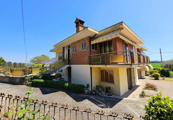 Villa i Baone, Padua, Baone - € 200.000 | Ref: BIF 483 - foto 1