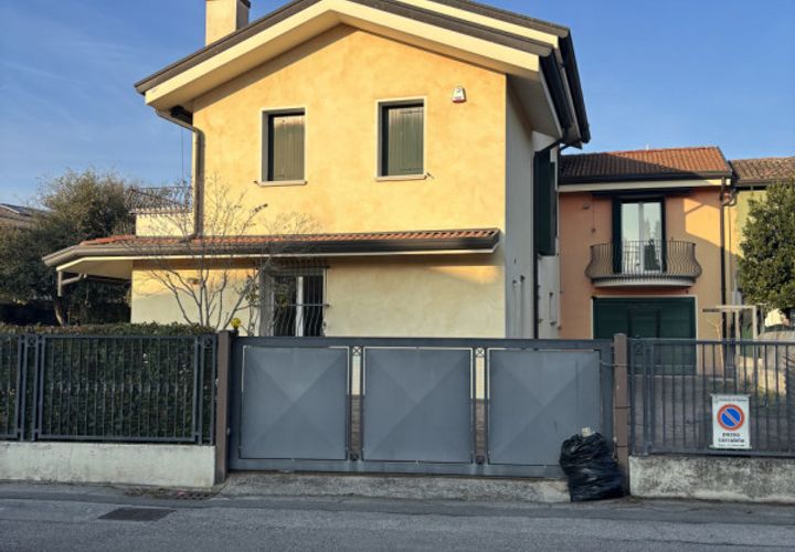 Villa a Padua, Padua, Padua - € 680.000 | Ref: V680PP - foto 1