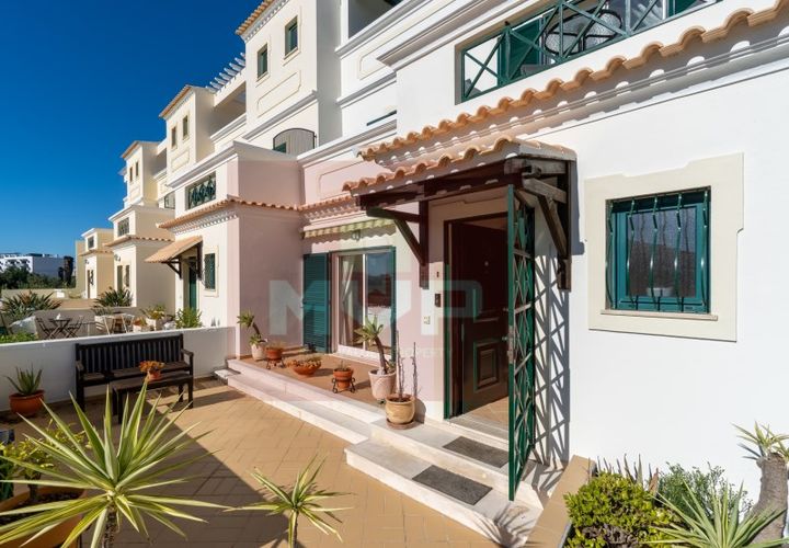 Rækkehus i Quelfes, Faro, Quelfes - € 595.000 | Ref: 165250073 - foto 1