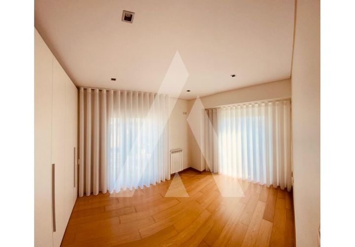 Villa i Aveiro, Aveiro, Aveiro - € 525 000 | Ref: 1040791/25 BR - foto 1