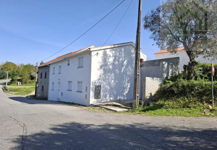 Villa a Arganil, Coimbra, Arganil - € 180.000 | Ref: 695 - foto 1