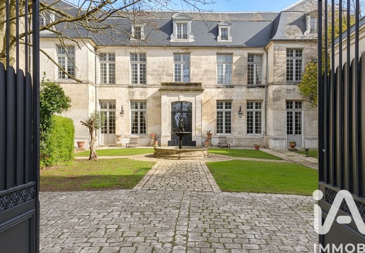 Villa a Angouleme, Charente, Angouleme - € 1.150.000 | Ref: 33293 - foto 1