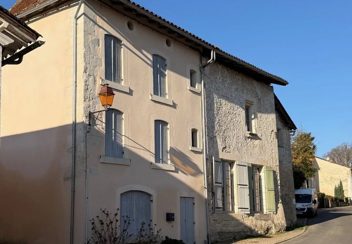 Villa i Bonnes, Charente, Bonnes - € 130.800 | Ref: BVI83256 - foto 1