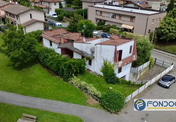Villa i Capriolo, Brescia, Capriolo - € 220.000 | Ref: Cap.088 - foto 1